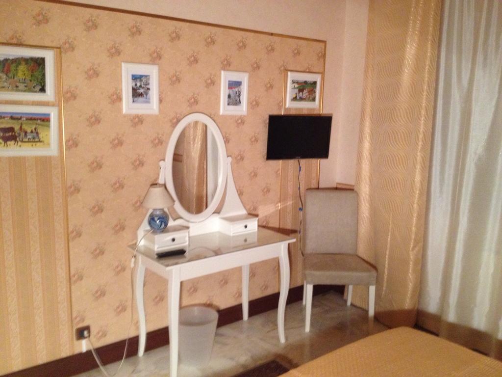 Sant'Agata Li Battiati B&B Il Bagolaro Dell'Etna الغرفة الصورة
