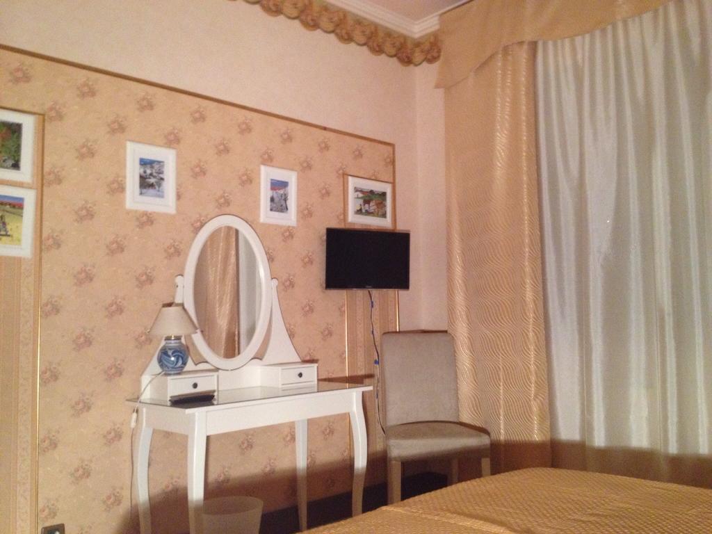 Sant'Agata Li Battiati B&B Il Bagolaro Dell'Etna الغرفة الصورة