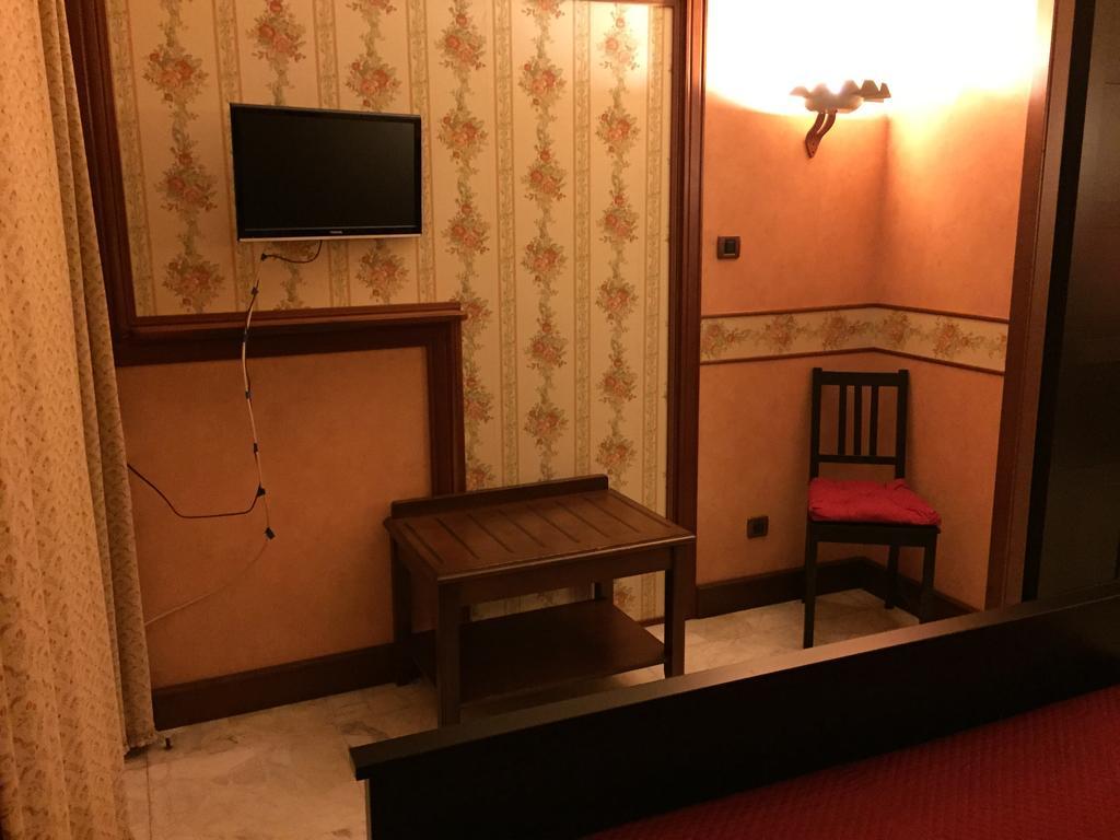 Sant'Agata Li Battiati B&B Il Bagolaro Dell'Etna الغرفة الصورة